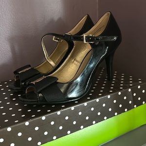 Kelly & Katie Black High Heel Shoes W/ Bow on Toe Women’s size7.5 Patent Leather